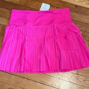 Fabletics Micropleated Tennis Skirt - Hot Pink w/attached pocketed shorts!